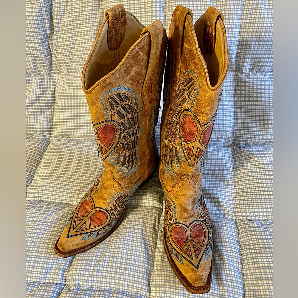 Distressed Ladies Corral Boots (size 6.5M)